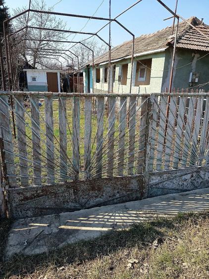 Casă cu 1 camere cu Teren 650 Mp în Cartojani