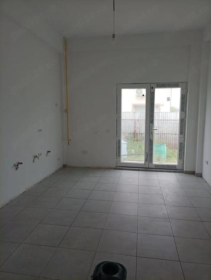Spațiu comercial, de 300 mp, în Vidra