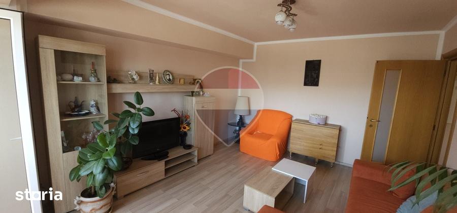 Apartament cu 3 camere decomandat în Colentina