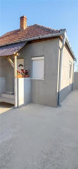Casă cu 1 camere cu Teren 134 Mp în Sântion