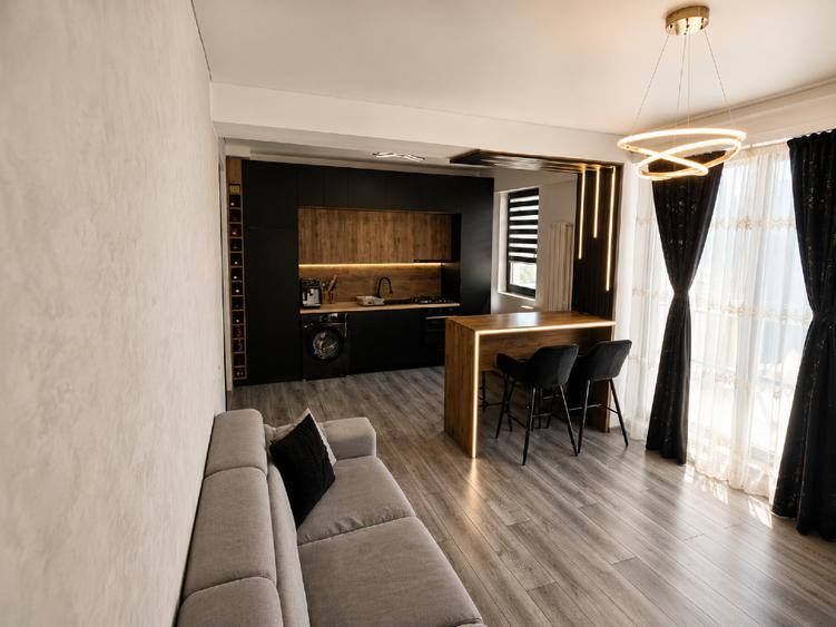 Apartament cu 2 camere semidecomandat, mobilat în Central