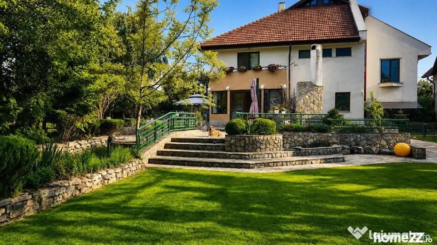 Casă cu 8 camere cu Teren 1670 Mp în Corbeanca