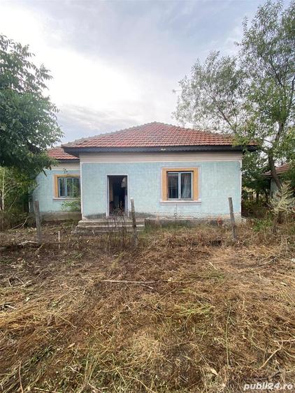 Casă cu 6 camere cu Teren 3400 Mp în Sprâncenata