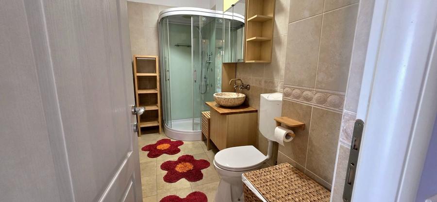 Apartament cu 4 camere decomandat în Cișmigiu