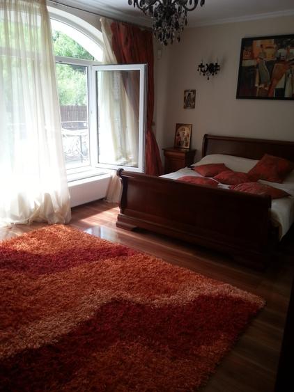 Casă individuală cu 6 camere cu Teren 3000 Mp în Călinești