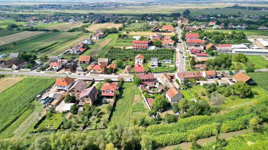 Teren Construcții intravilan de 1777 mp, în Stupini