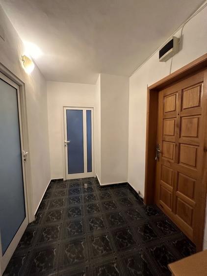 Apartament cu 3 camere decomandat în Răcădău