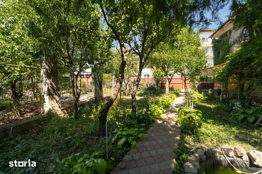 Casă cu 6 camere cu Teren 380 Mp în Berceni