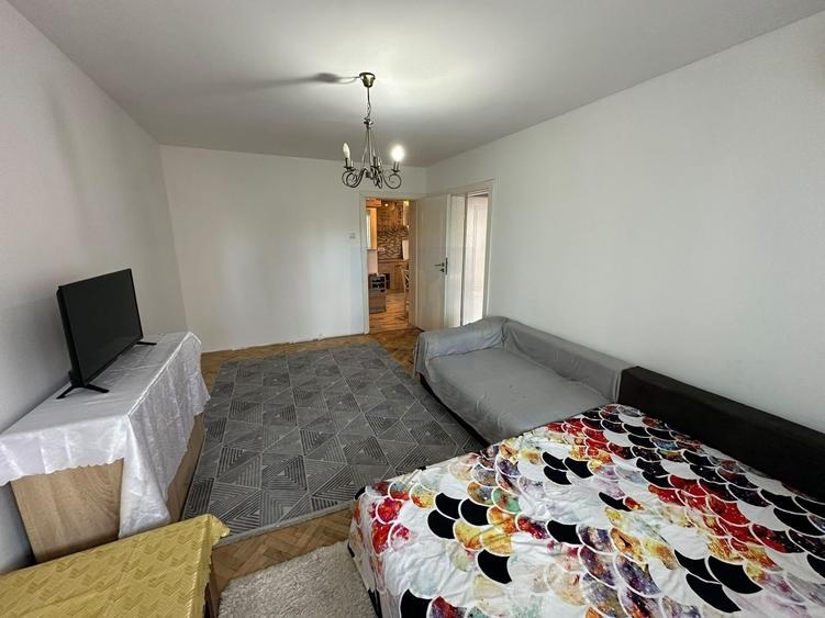 Apartament cu 2 camere semidecomandat, mobilat în Iancului