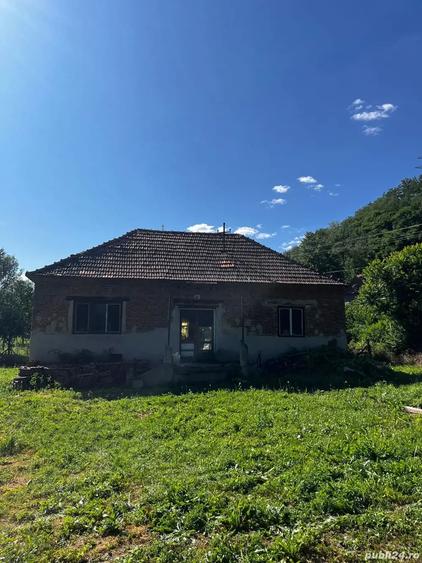 Casă cu 5 camere cu Teren 1800 Mp în Hunedoara