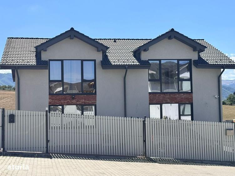 Casă cu 4 camere cu Teren 265 Mp în Central