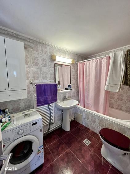 Casă cu 3 camere în Dorobanți