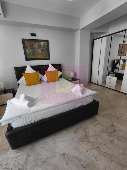 Apartament cu 5 camere decomandat în Unirii