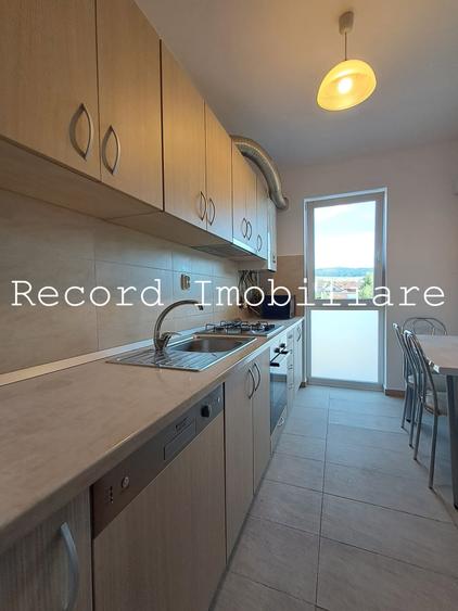 Apartament cu 3 camere semidecomandat în Bună Ziua