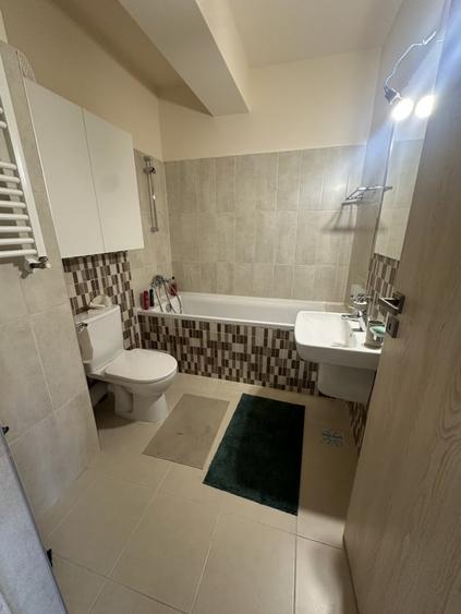 Apartament cu 2 camere semidecomandat, mobilat în Între Lacuri
