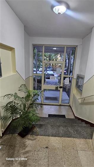 Apartament cu 4 camere semidecomandat, mobilat în Berceni