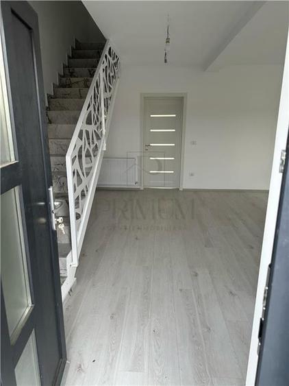 Duplex cu 3 camere cu Teren 375 Mp în Moșnița Nouă