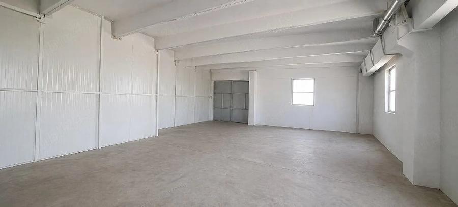 Spațiu comercial, de 200 mp, în Pleașa