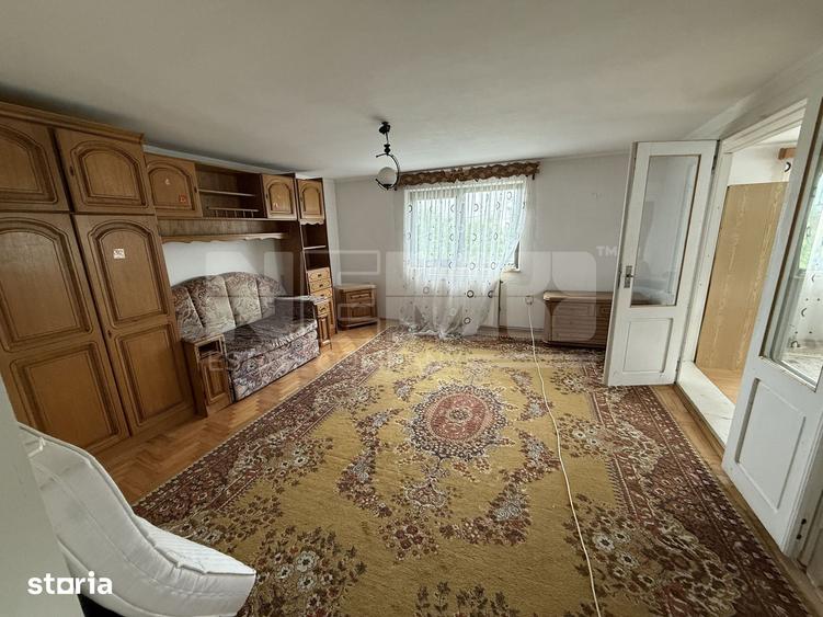 Casă cu 6 camere cu Teren 5100 Mp în Central