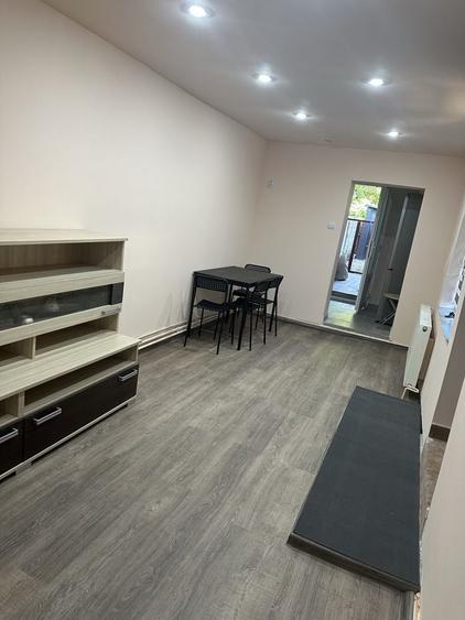 Casă cu 3 camere cu Teren 120 Mp în Dumbrăvița