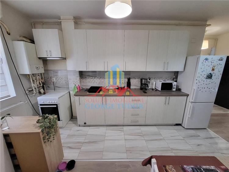Apartament cu 2 camere semidecomandat, mobilat în Militari