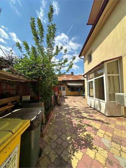 Casă cu 2 camere cu Teren 200 Mp în Central