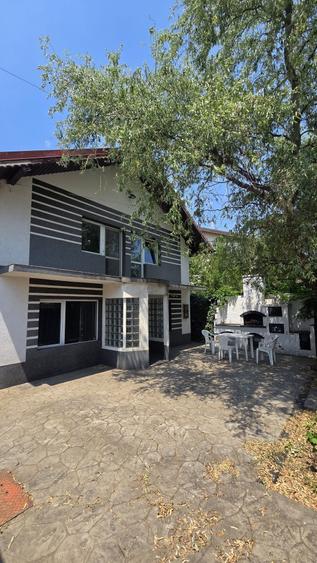 Casă cu 4 camere cu Teren 250 Mp în Popești-Leordeni