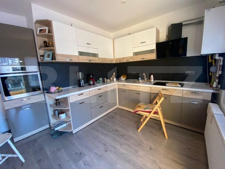 Apartament cu 3 camere decomandat, mobilat în Cetății