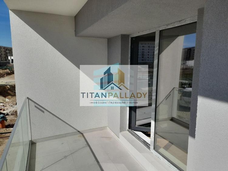 Apartament cu 4 camere decomandat în Titan