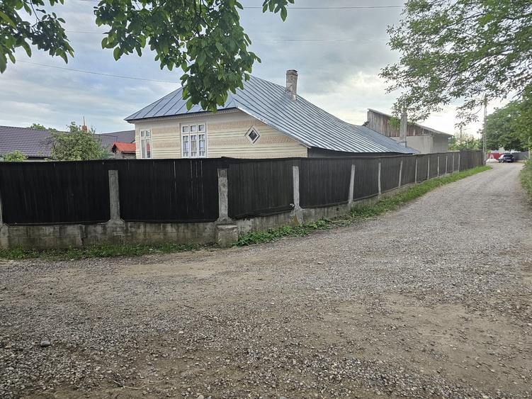 Casă cu 3 camere în Păunești