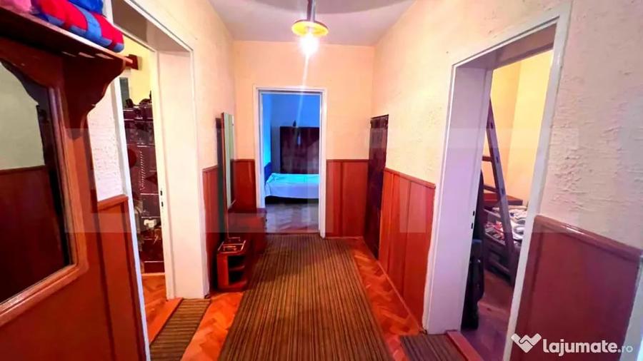 Casă cu 5 camere cu Teren 250 Mp în Central