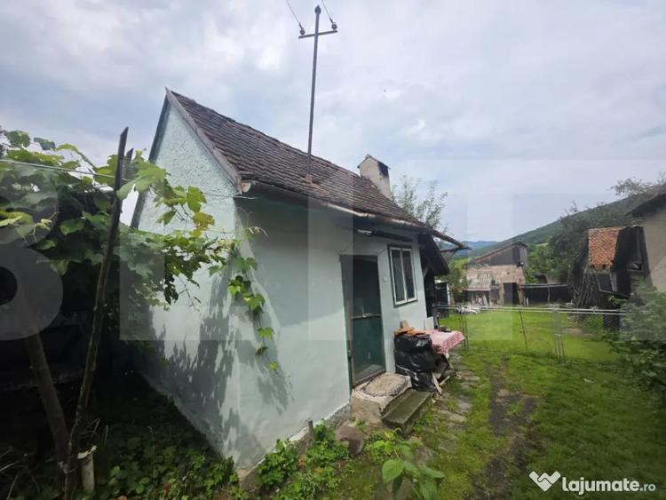 Casă cu 2 camere cu Teren 982 Mp în Bixad