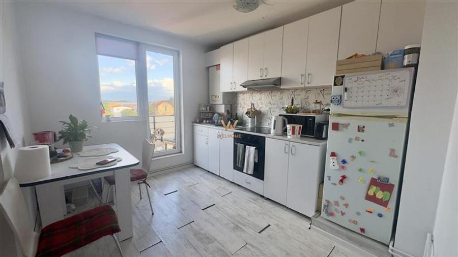 Apartament cu 3 camere nedecomandat în Lazaret