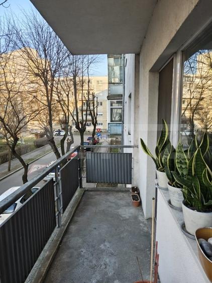 Apartament cu 4 camere decomandat, mobilat în Micro 16