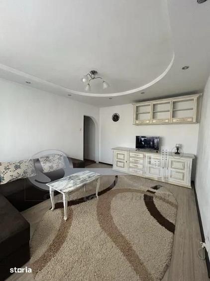 Apartament cu 3 camere, mobilat în Dacia