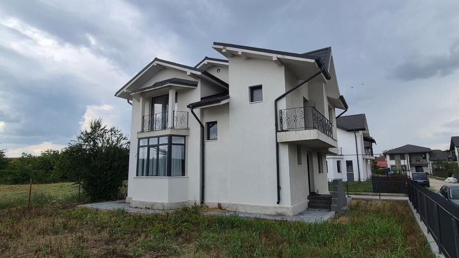 Casă cu 4 camere cu Teren 360 Mp în Snagov