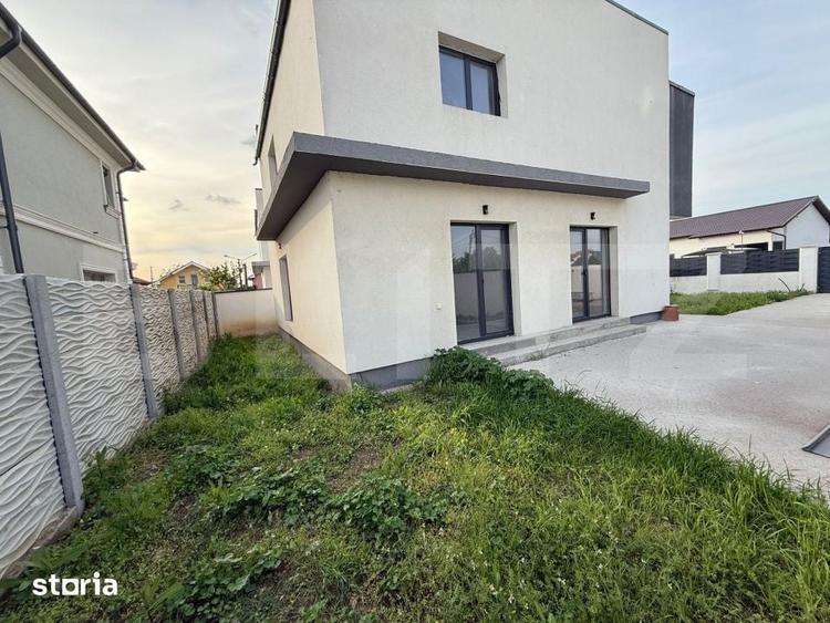 Casă cu 5 camere cu Teren 371 Mp în 1 Mai