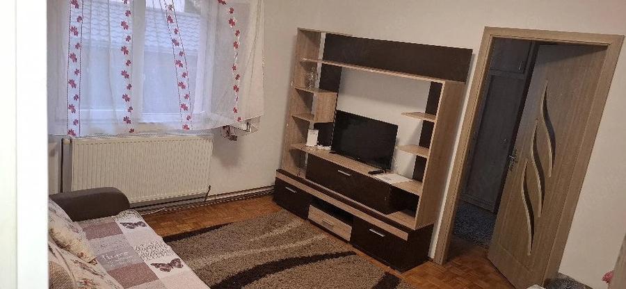 Apartament cu 2 camere semidecomandat în Cedonia