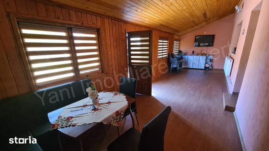 Casă cu 6 camere cu Teren 2106 Mp în Mănicești