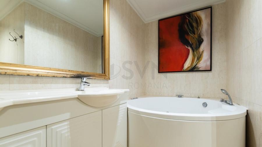 Apartament cu 4 camere decomandat, mobilat în Nordului
