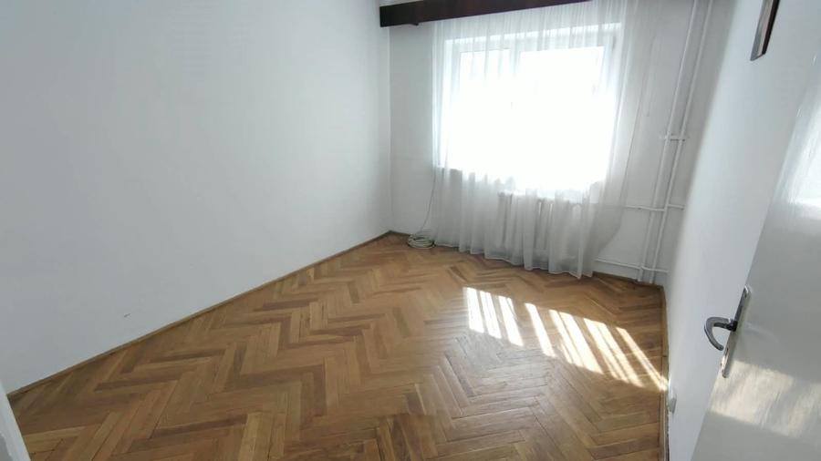 Apartament cu 3 camere decomandat în Grigorescu
