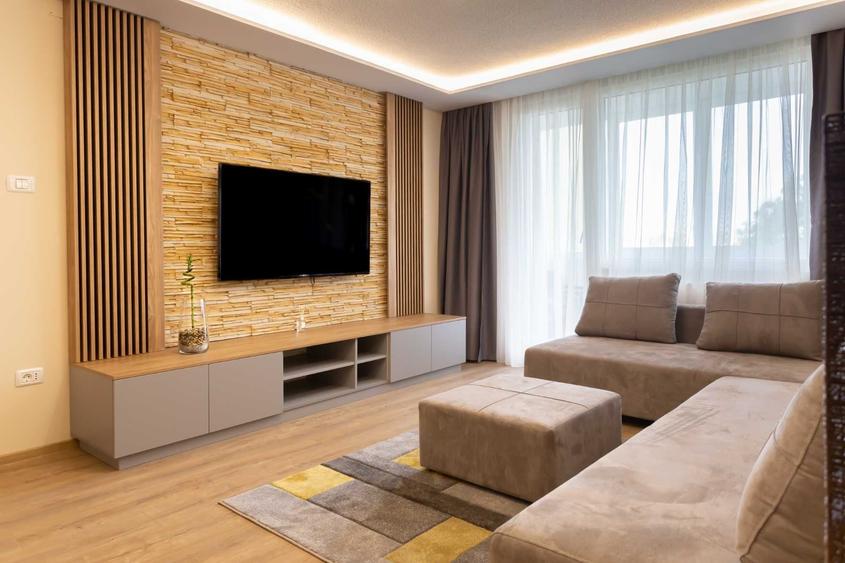 Apartament cu 3 camere semidecomandat în Ultracentral