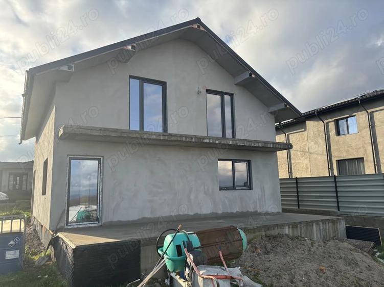Casă cu 4 camere cu Teren 520 Mp în Central