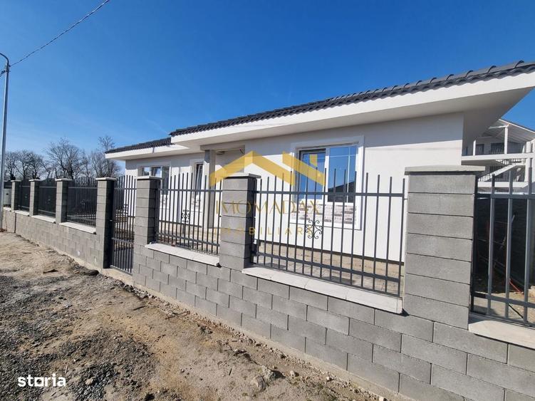 Casă cu 4 camere cu Teren 400 Mp în Sânmihaiu Român