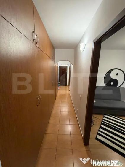 Apartament cu 3 camere decomandat în Rovine