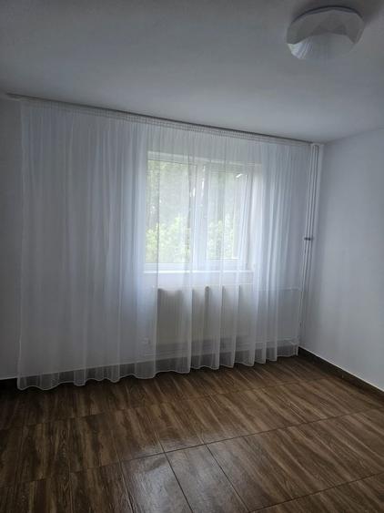 Apartament cu 2 camere semidecomandat în Ferentari