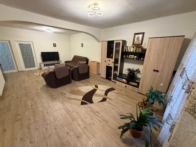 Casă individuală cu 3 camere cu Teren 223 Mp în Central