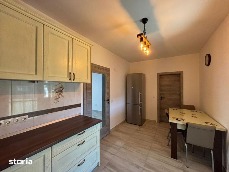 Casă cu 4 camere cu Teren 240 Mp în Central