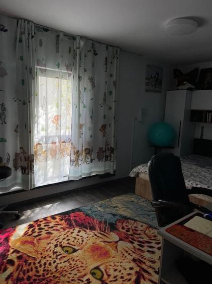Casă cu 4 camere în Tunari