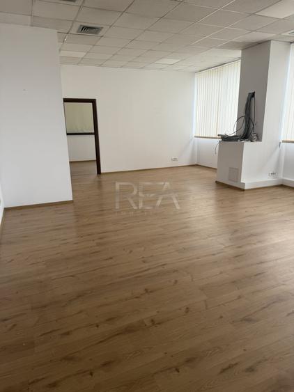 Spațiu industrial, de 350 mp, în P-ța Leul